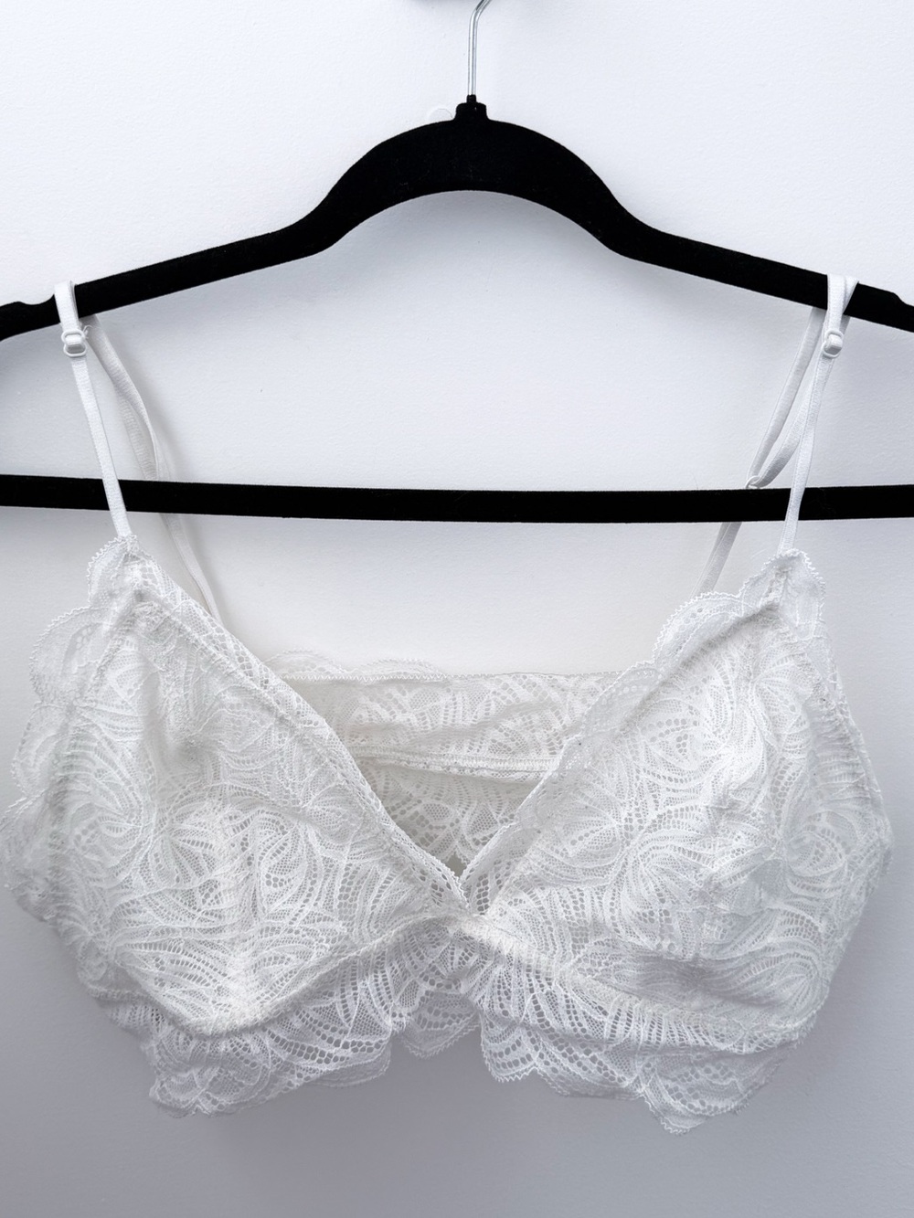 Aritzia Talula White Lace Bralette Size L Feminine Soft Girl